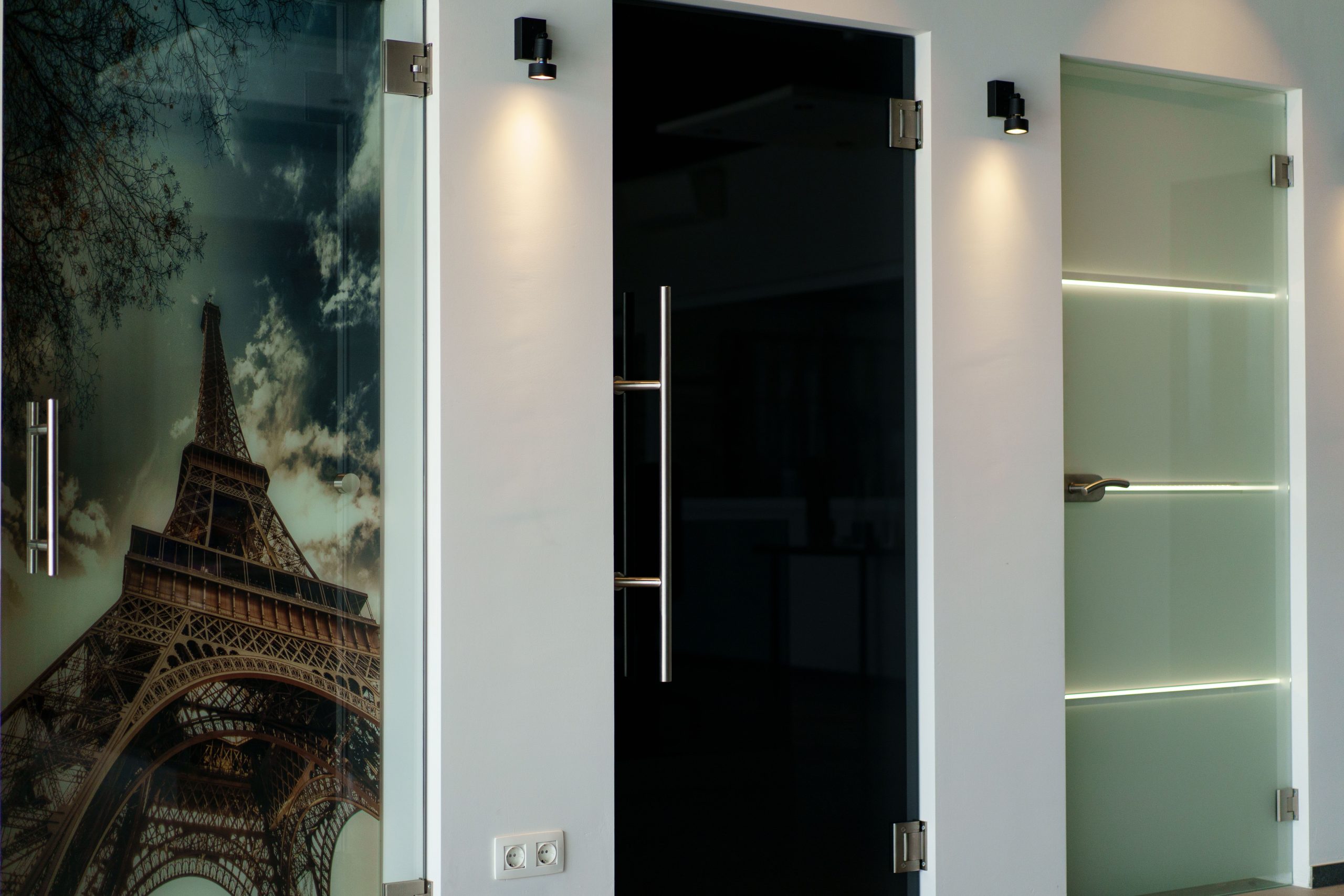Portes intérieures vitrées transparentes, translucides ou opaques, de couleur unie ou à motif