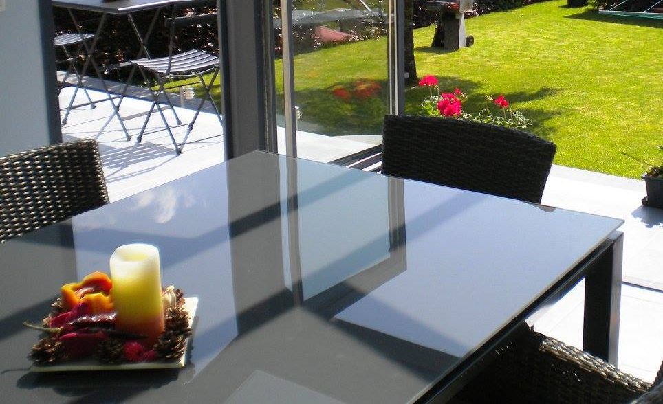 Création et remplacement de votre plan de table en verre trempé transparent, maté acide ou laqué