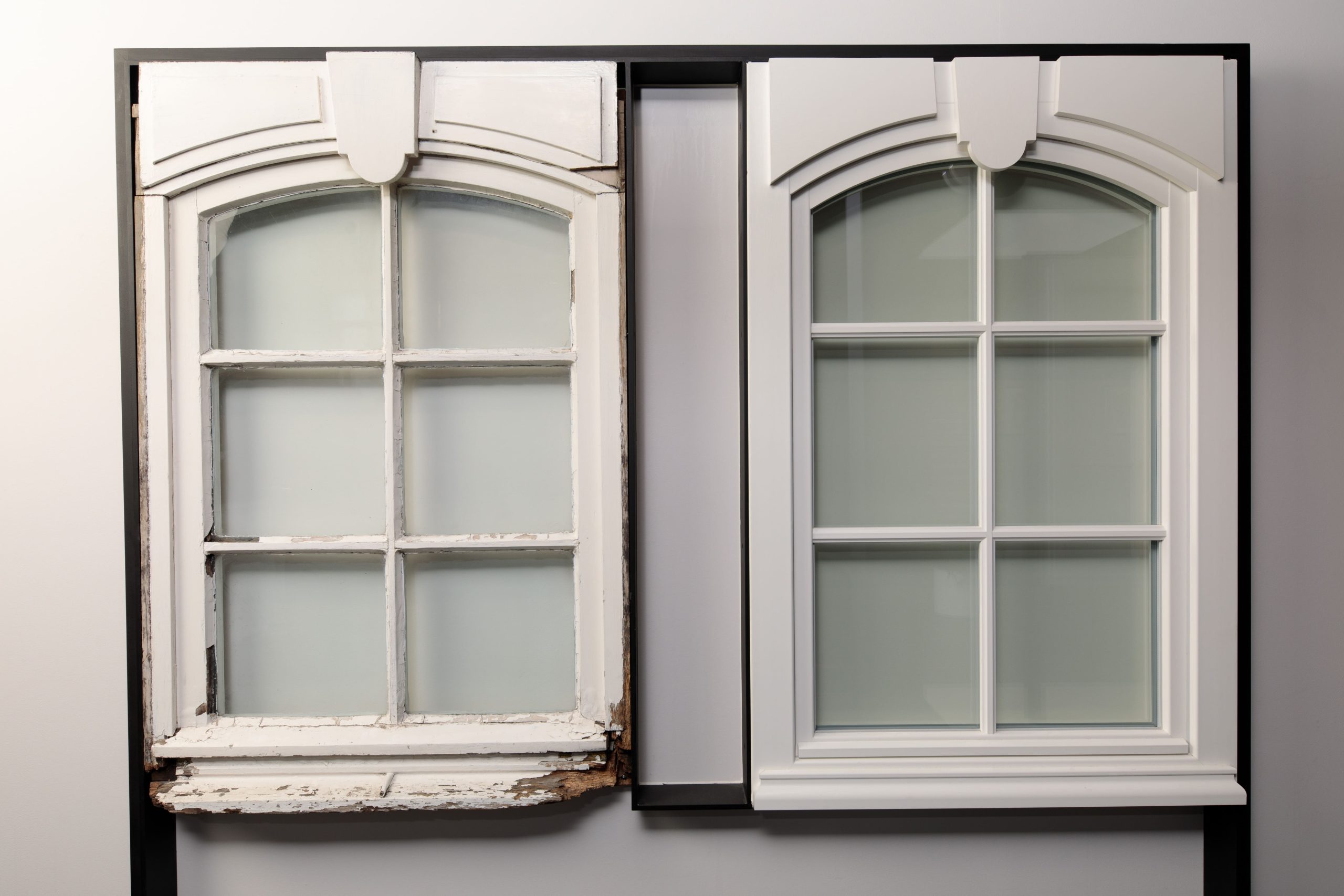 Châssis sur mesure en PVC reproduit à l’identique d’une ancienne fenêtre en bois par Châssis Hanin en Belgique